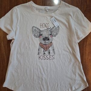 Woman's Cream Graphic 'Hogs and Kisses' Pig Tee - SIZE LARGE NWT!